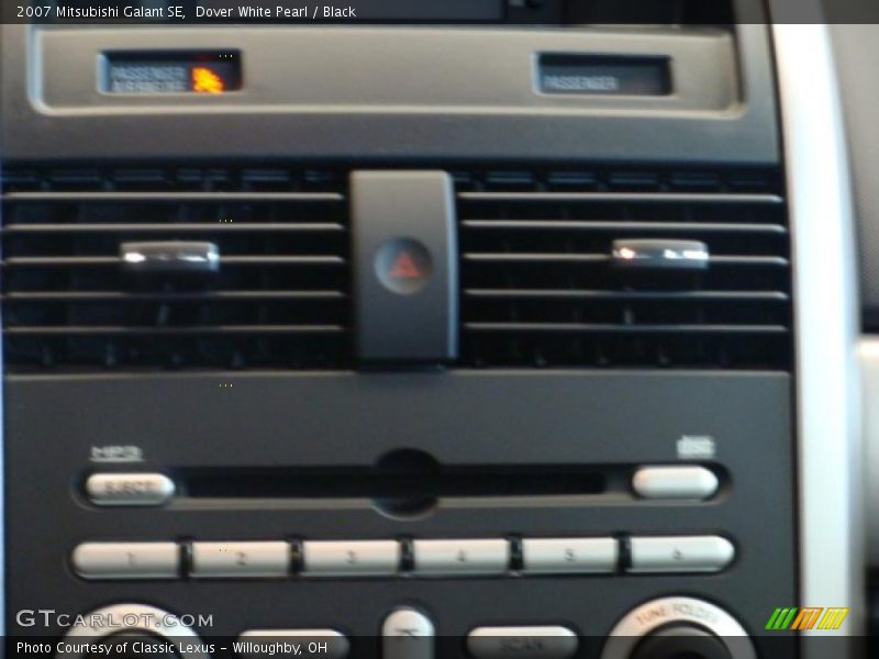 Dover White Pearl / Black 2007 Mitsubishi Galant SE