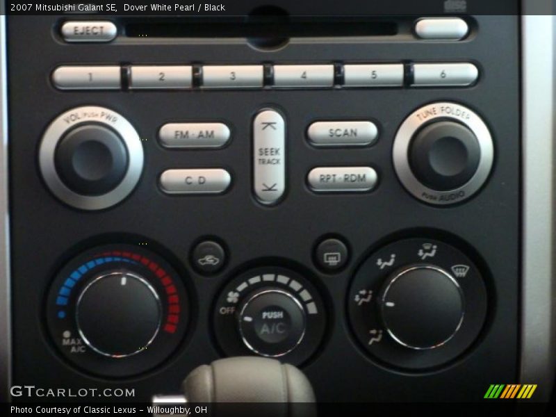Dover White Pearl / Black 2007 Mitsubishi Galant SE