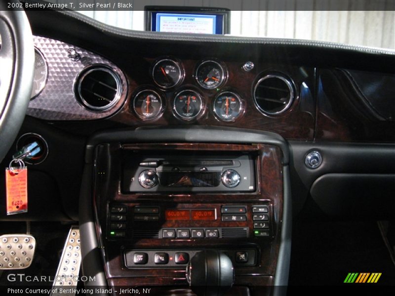 Silver Pearl / Black 2002 Bentley Arnage T