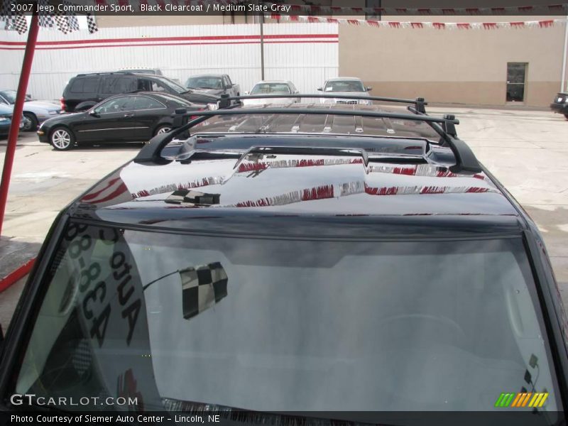 Black Clearcoat / Medium Slate Gray 2007 Jeep Commander Sport