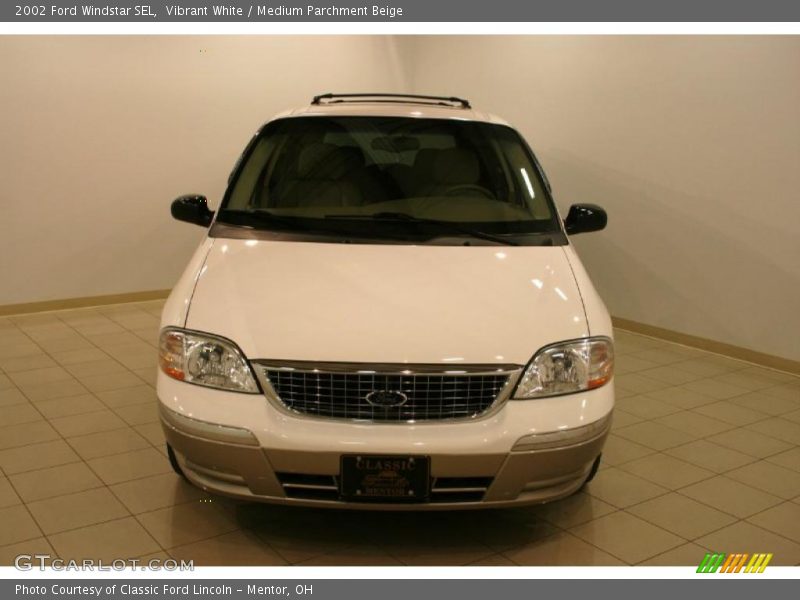 Vibrant White / Medium Parchment Beige 2002 Ford Windstar SEL