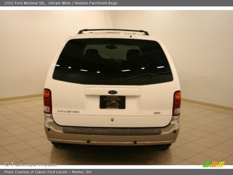 Vibrant White / Medium Parchment Beige 2002 Ford Windstar SEL