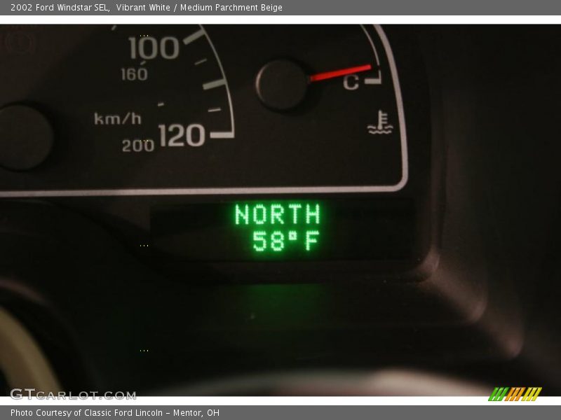 Vibrant White / Medium Parchment Beige 2002 Ford Windstar SEL