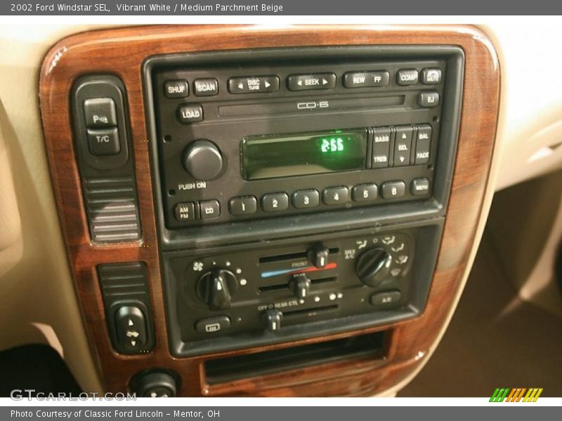 Vibrant White / Medium Parchment Beige 2002 Ford Windstar SEL