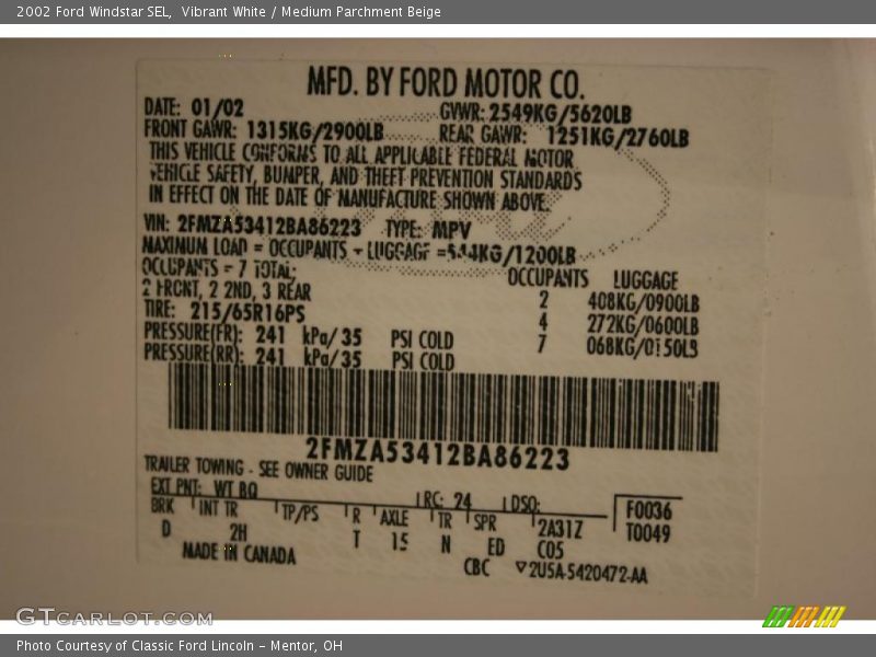 Vibrant White / Medium Parchment Beige 2002 Ford Windstar SEL