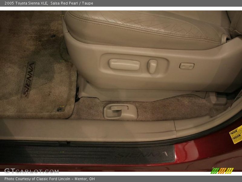 Salsa Red Pearl / Taupe 2005 Toyota Sienna XLE