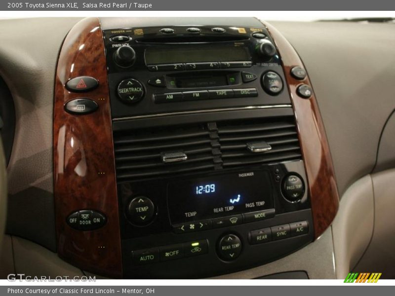 Salsa Red Pearl / Taupe 2005 Toyota Sienna XLE