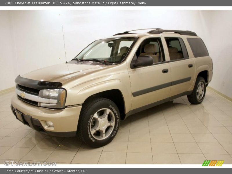 Sandstone Metallic / Light Cashmere/Ebony 2005 Chevrolet TrailBlazer EXT LS 4x4