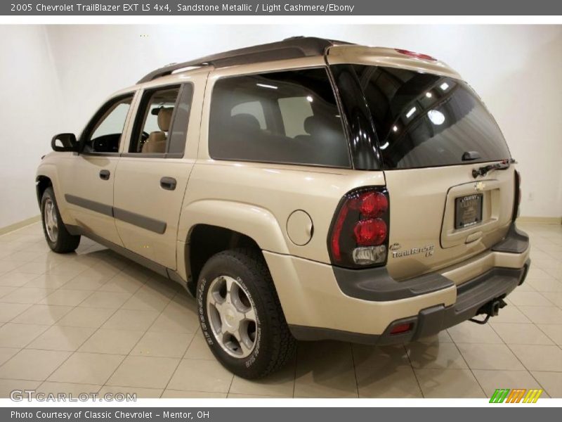 Sandstone Metallic / Light Cashmere/Ebony 2005 Chevrolet TrailBlazer EXT LS 4x4