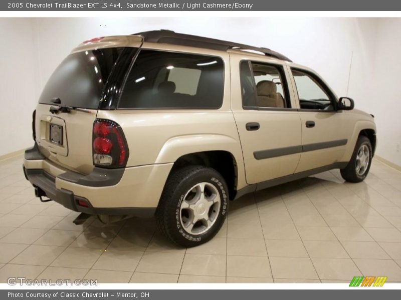 Sandstone Metallic / Light Cashmere/Ebony 2005 Chevrolet TrailBlazer EXT LS 4x4