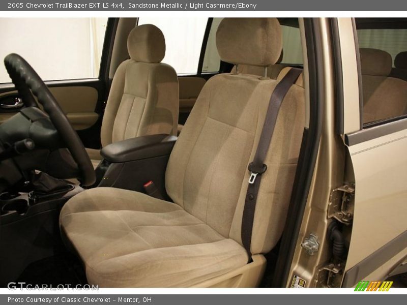 Sandstone Metallic / Light Cashmere/Ebony 2005 Chevrolet TrailBlazer EXT LS 4x4