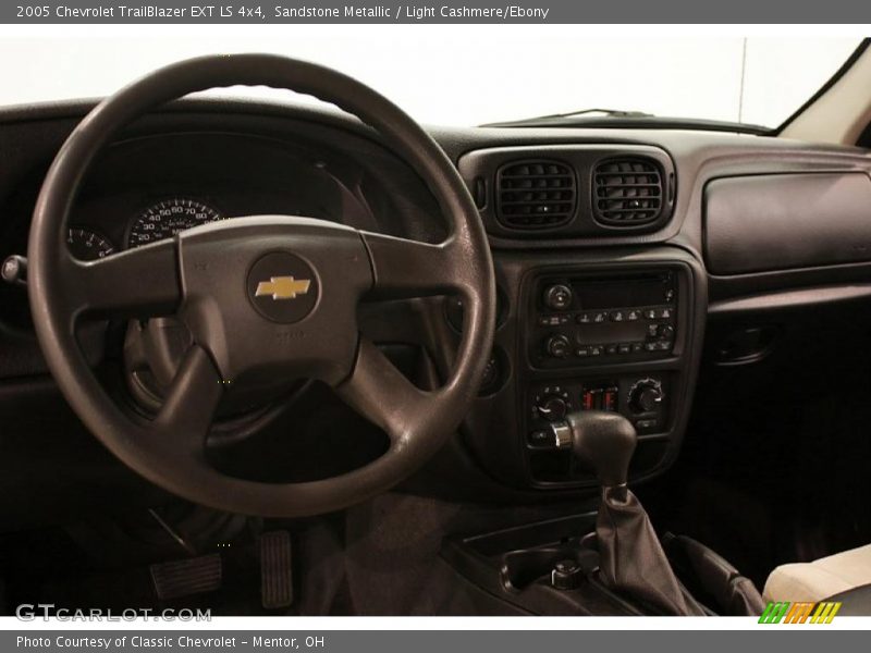 Sandstone Metallic / Light Cashmere/Ebony 2005 Chevrolet TrailBlazer EXT LS 4x4