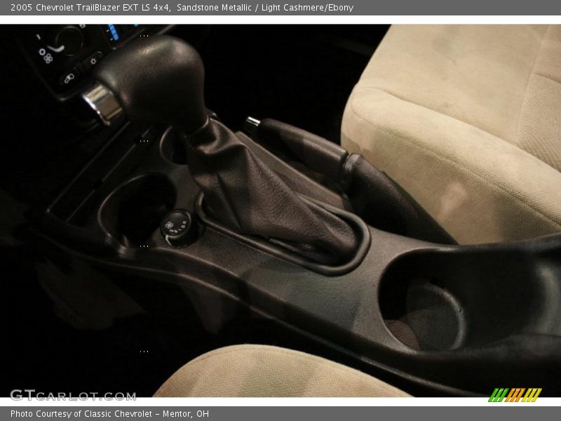 Sandstone Metallic / Light Cashmere/Ebony 2005 Chevrolet TrailBlazer EXT LS 4x4