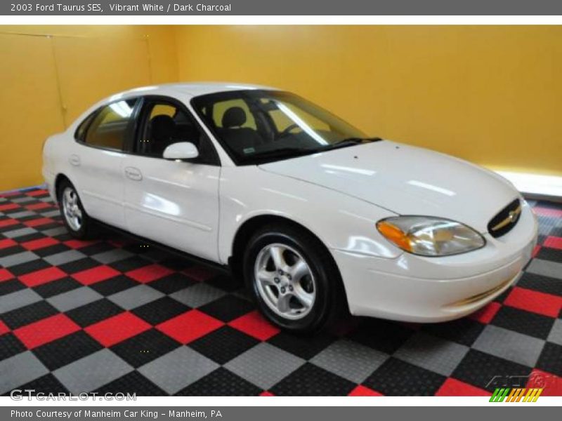 Vibrant White / Dark Charcoal 2003 Ford Taurus SES