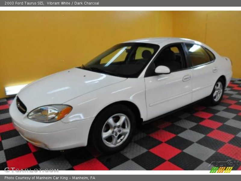 Vibrant White / Dark Charcoal 2003 Ford Taurus SES
