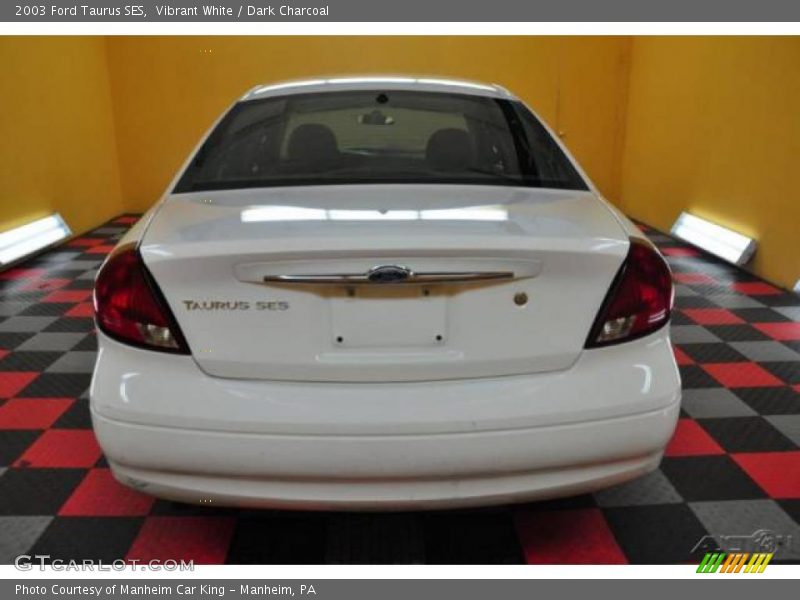 Vibrant White / Dark Charcoal 2003 Ford Taurus SES