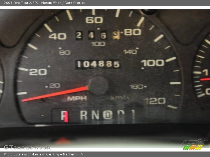 Vibrant White / Dark Charcoal 2003 Ford Taurus SES