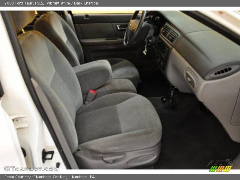 Vibrant White / Dark Charcoal 2003 Ford Taurus SES