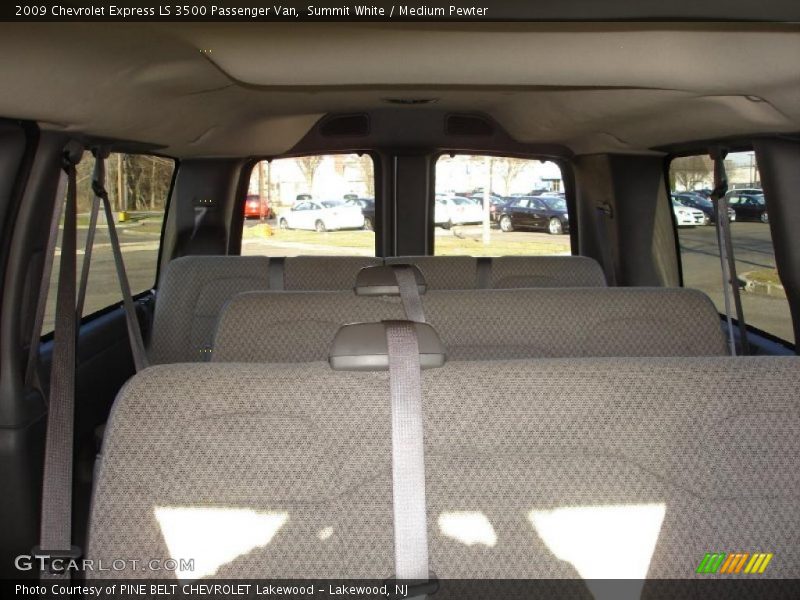 Summit White / Medium Pewter 2009 Chevrolet Express LS 3500 Passenger Van