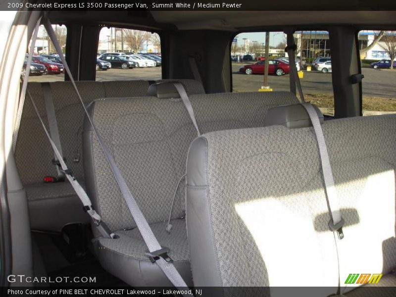 Summit White / Medium Pewter 2009 Chevrolet Express LS 3500 Passenger Van