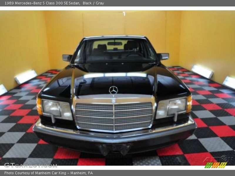 Black / Gray 1989 Mercedes-Benz S Class 300 SE Sedan