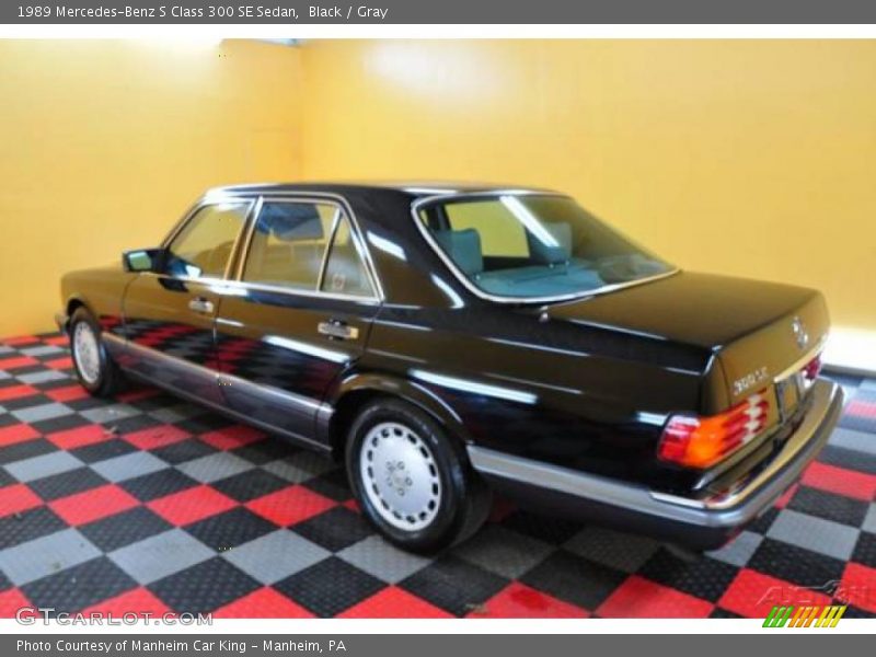 Black / Gray 1989 Mercedes-Benz S Class 300 SE Sedan