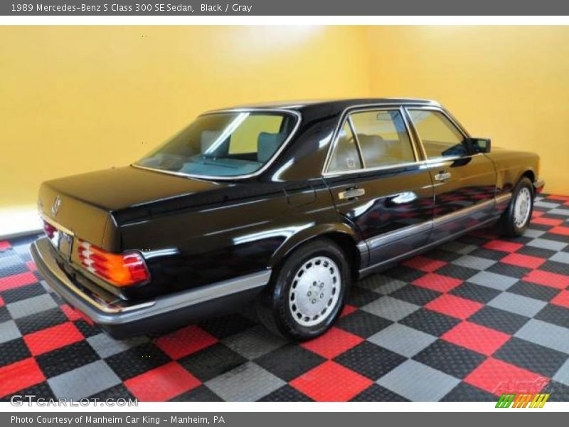 Black / Gray 1989 Mercedes-Benz S Class 300 SE Sedan