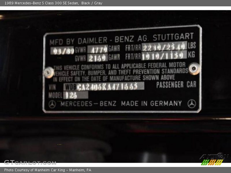 Black / Gray 1989 Mercedes-Benz S Class 300 SE Sedan