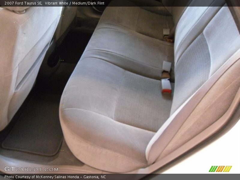 Vibrant White / Medium/Dark Flint 2007 Ford Taurus SE