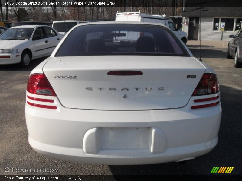 Stone White / Dark Slate Gray 2005 Dodge Stratus SXT Sedan