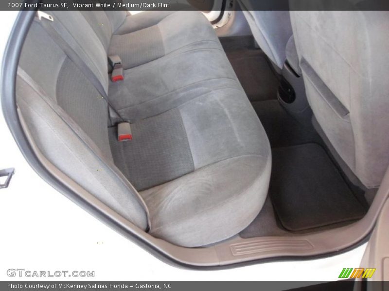 Vibrant White / Medium/Dark Flint 2007 Ford Taurus SE