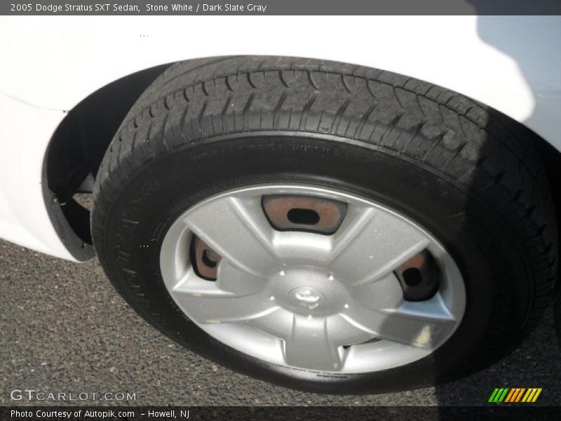 Stone White / Dark Slate Gray 2005 Dodge Stratus SXT Sedan
