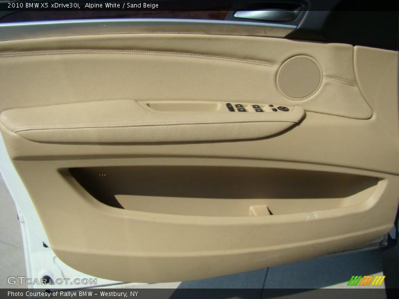 Alpine White / Sand Beige 2010 BMW X5 xDrive30i