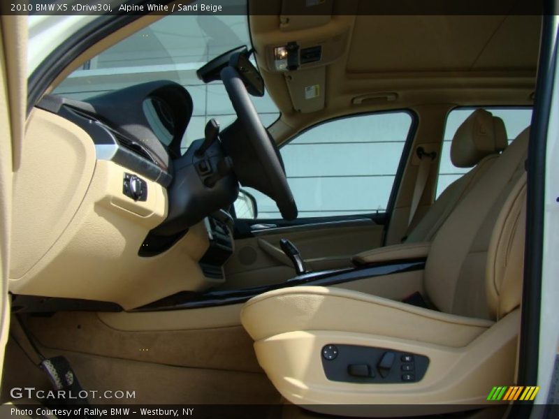Alpine White / Sand Beige 2010 BMW X5 xDrive30i