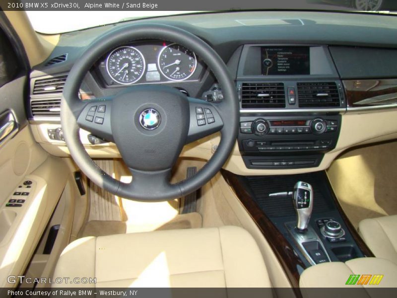 Alpine White / Sand Beige 2010 BMW X5 xDrive30i