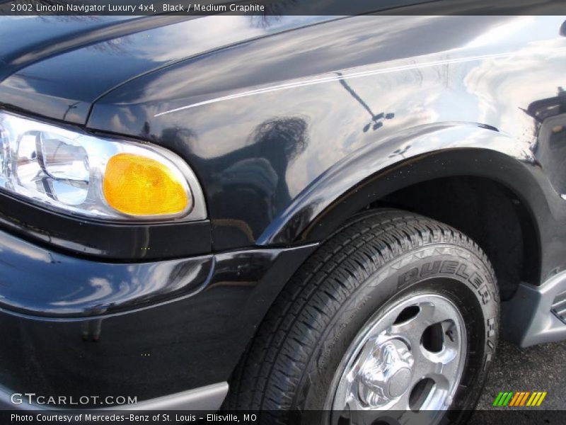 Black / Medium Graphite 2002 Lincoln Navigator Luxury 4x4