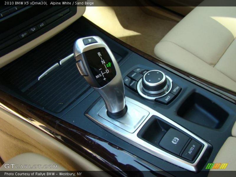Alpine White / Sand Beige 2010 BMW X5 xDrive30i