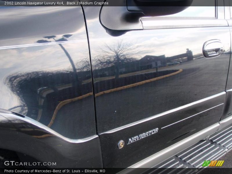 Black / Medium Graphite 2002 Lincoln Navigator Luxury 4x4