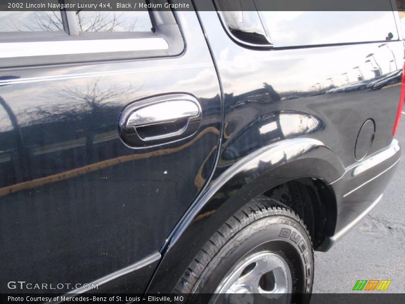 Black / Medium Graphite 2002 Lincoln Navigator Luxury 4x4