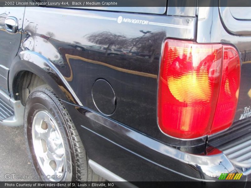 Black / Medium Graphite 2002 Lincoln Navigator Luxury 4x4