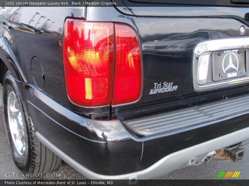 Black / Medium Graphite 2002 Lincoln Navigator Luxury 4x4