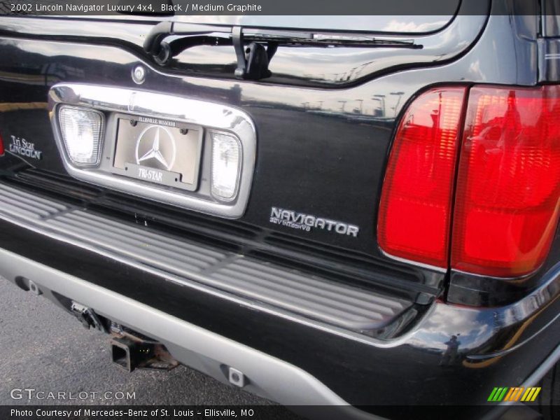 Black / Medium Graphite 2002 Lincoln Navigator Luxury 4x4