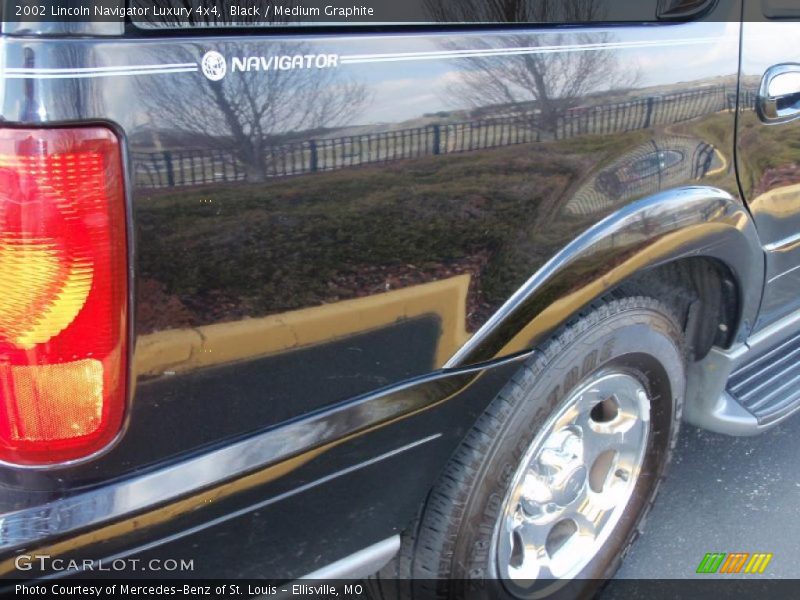 Black / Medium Graphite 2002 Lincoln Navigator Luxury 4x4