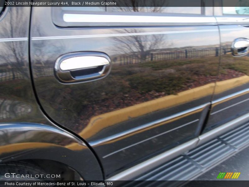 Black / Medium Graphite 2002 Lincoln Navigator Luxury 4x4