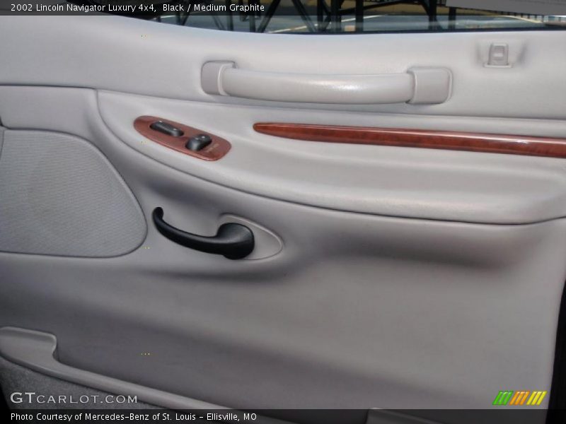 Black / Medium Graphite 2002 Lincoln Navigator Luxury 4x4