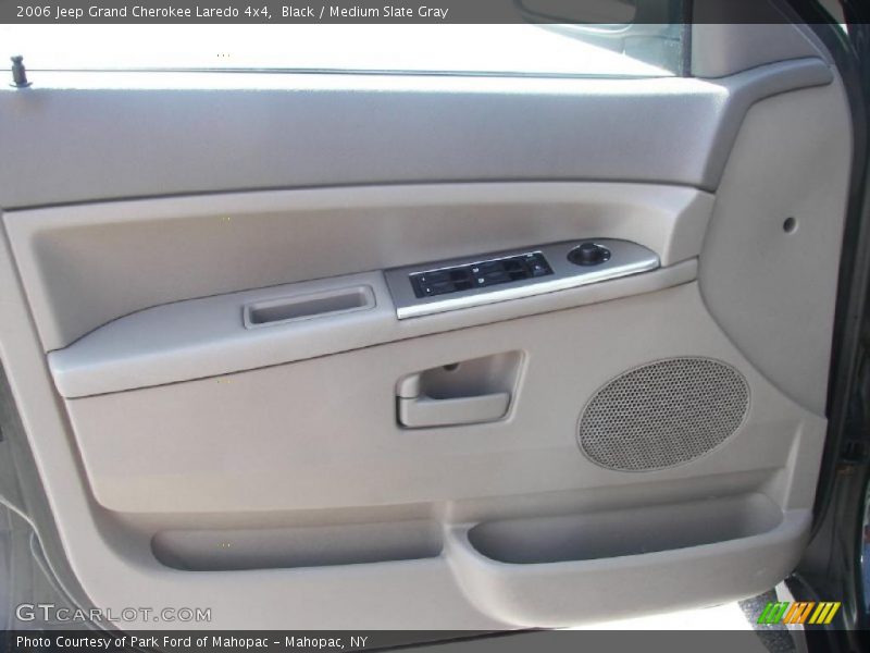 Black / Medium Slate Gray 2006 Jeep Grand Cherokee Laredo 4x4