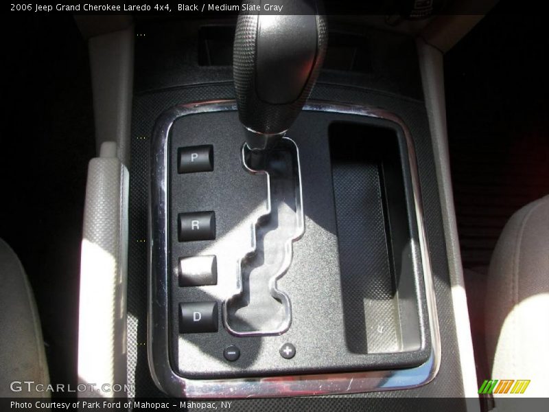 Black / Medium Slate Gray 2006 Jeep Grand Cherokee Laredo 4x4