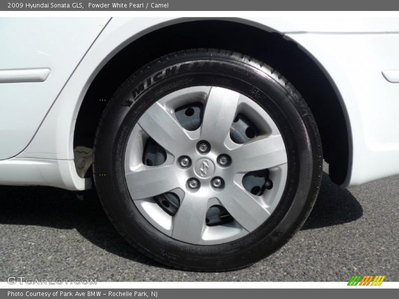 Powder White Pearl / Camel 2009 Hyundai Sonata GLS