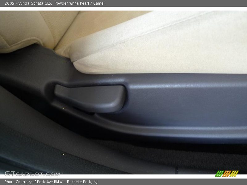 Powder White Pearl / Camel 2009 Hyundai Sonata GLS