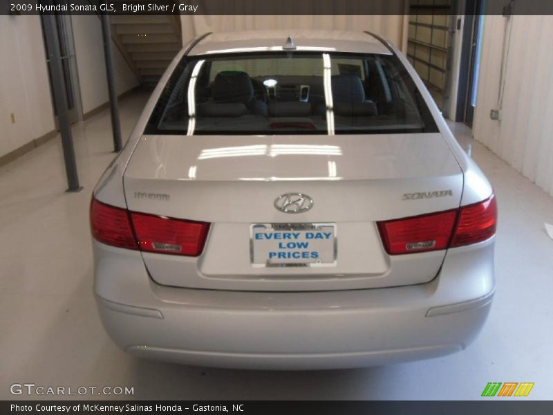 Bright Silver / Gray 2009 Hyundai Sonata GLS